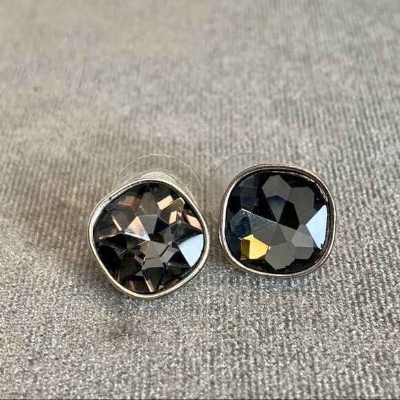 Black Crystal gem jewelled stud earrings - Picture 6 of 6